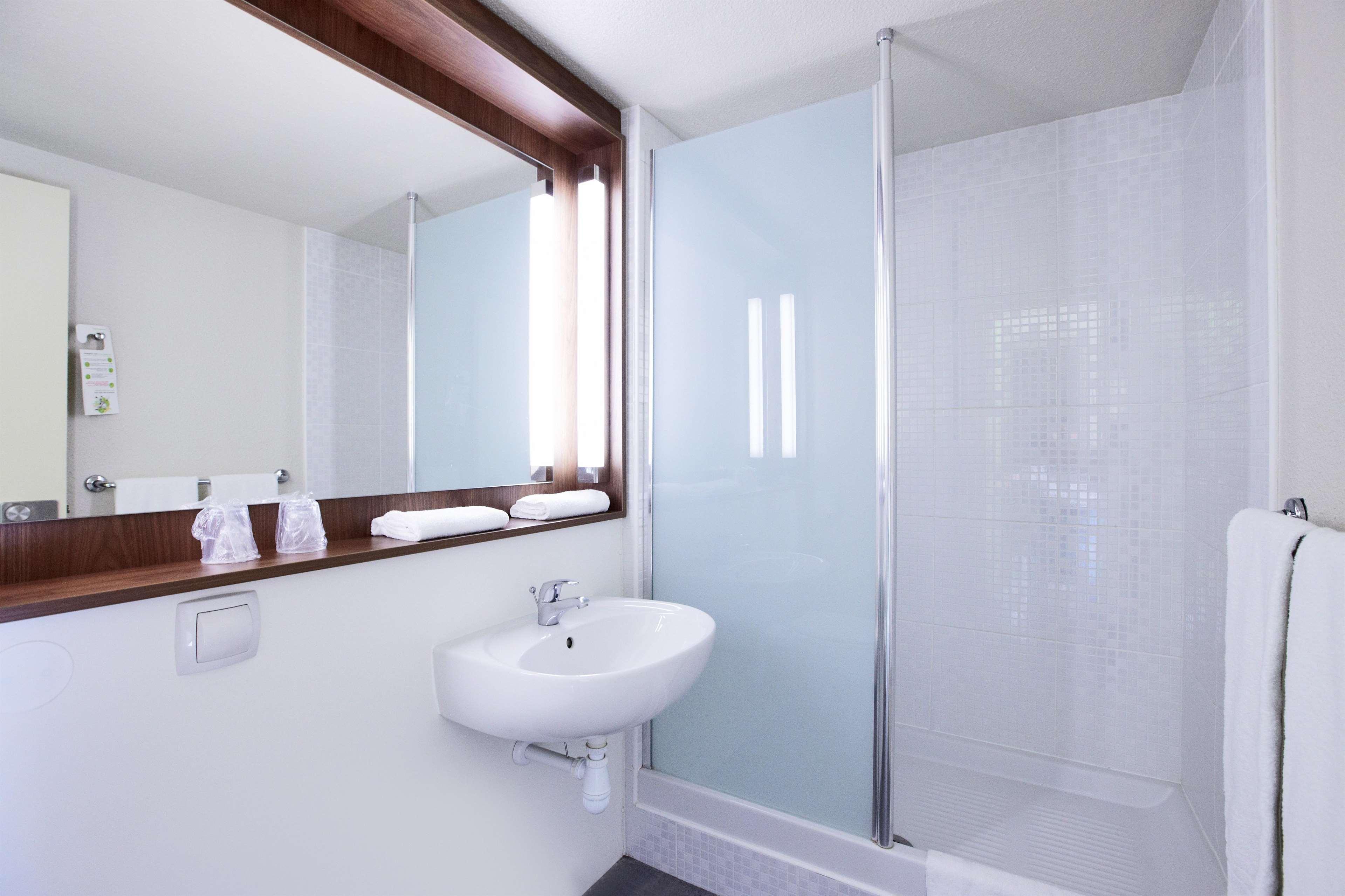 Campanile Montbeliard - Sochaux Hotel Ngoại thất bức ảnh