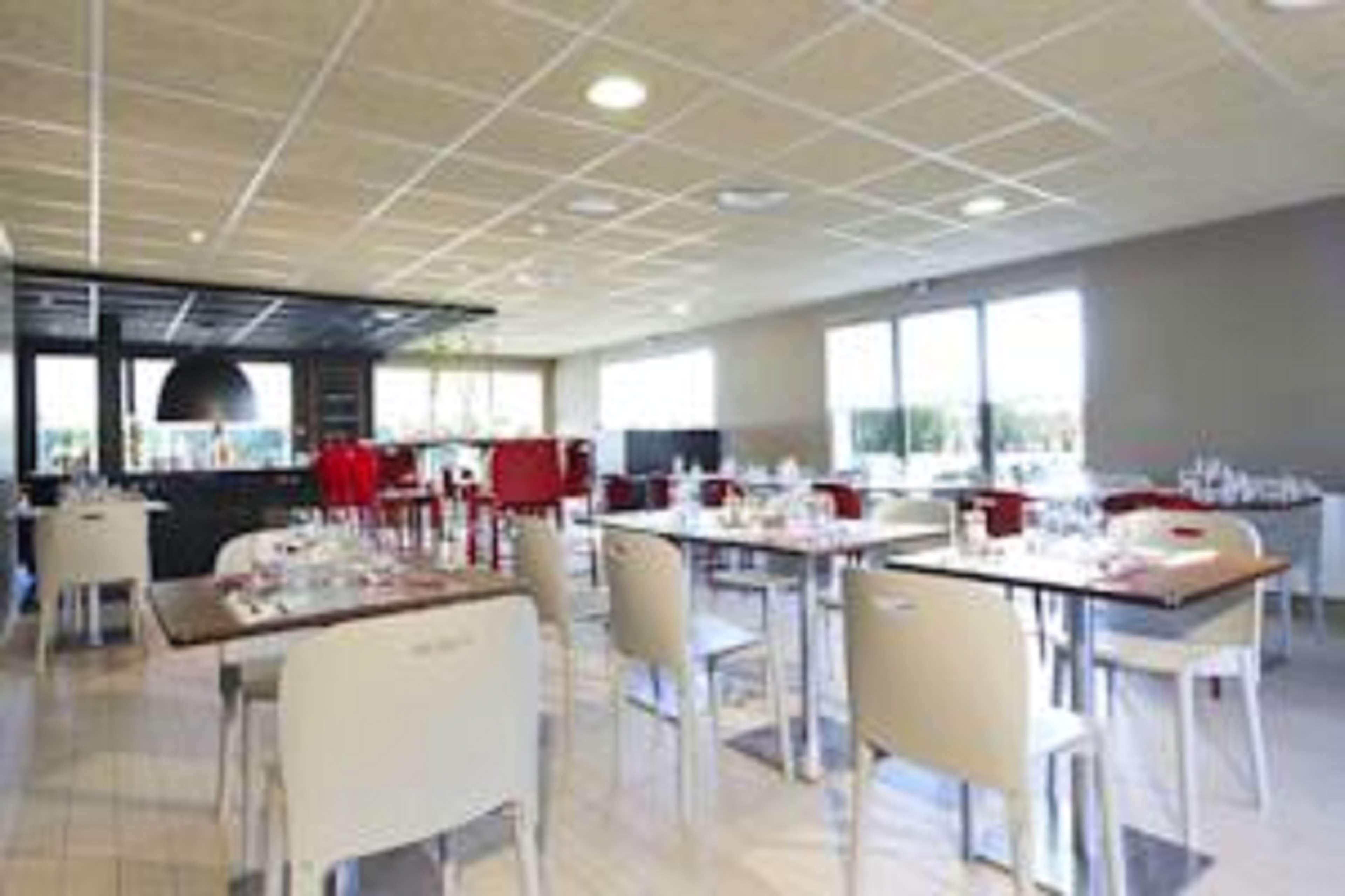 Campanile Montbeliard - Sochaux Hotel Ngoại thất bức ảnh
