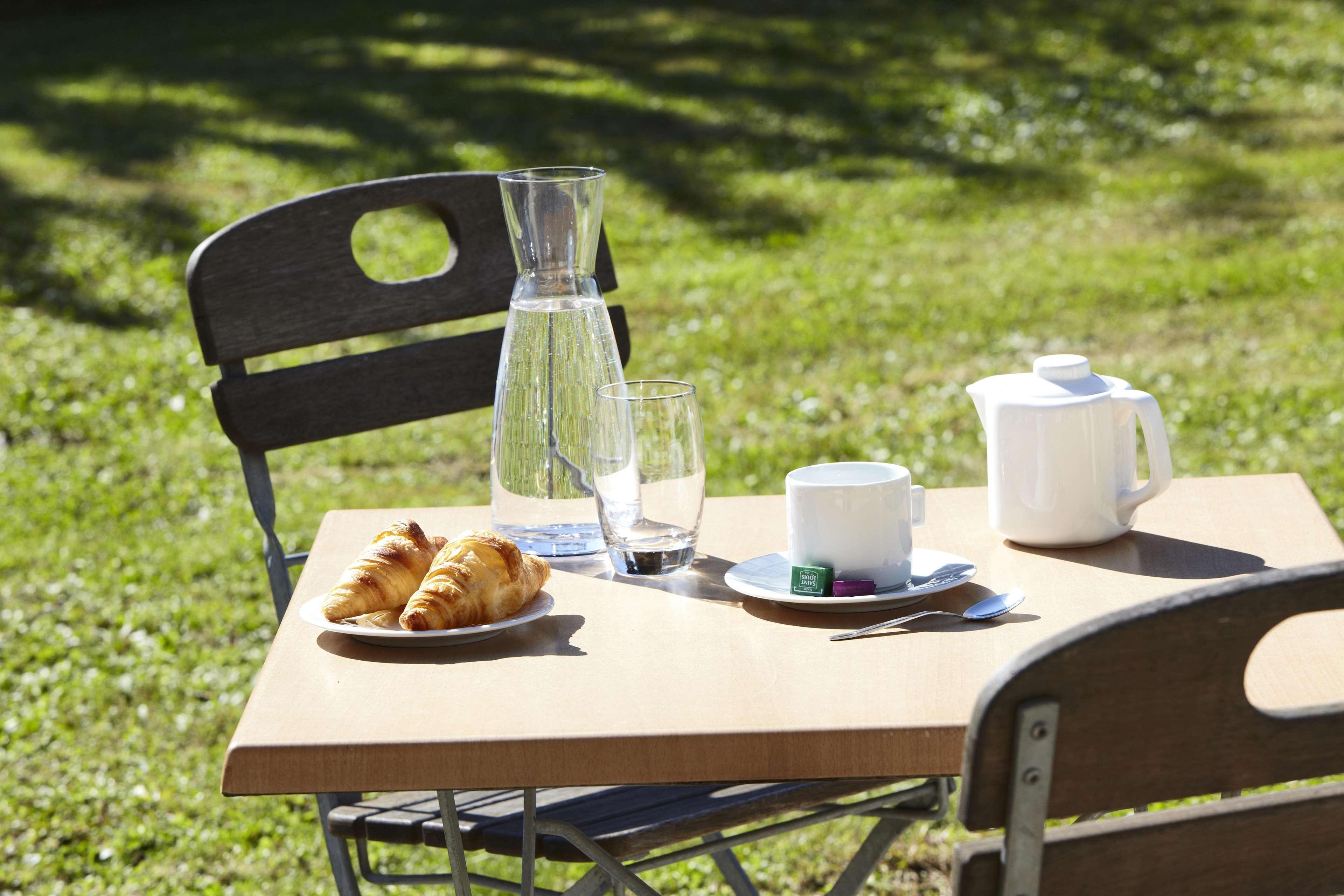 Campanile Montbeliard - Sochaux Hotel Ngoại thất bức ảnh