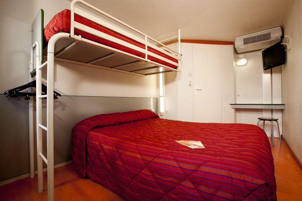 Campanile Montbeliard - Sochaux Hotel Ngoại thất bức ảnh