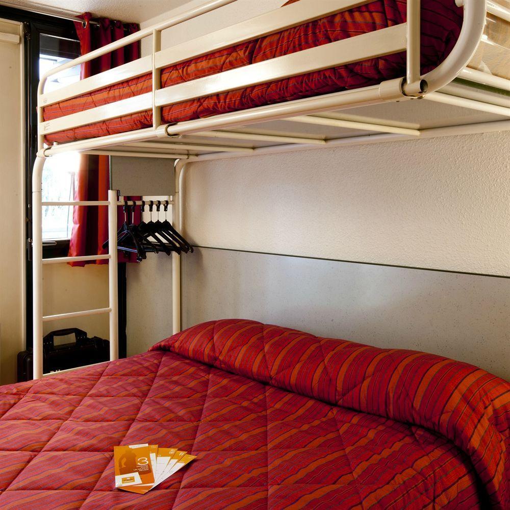 Campanile Montbeliard - Sochaux Hotel Ngoại thất bức ảnh